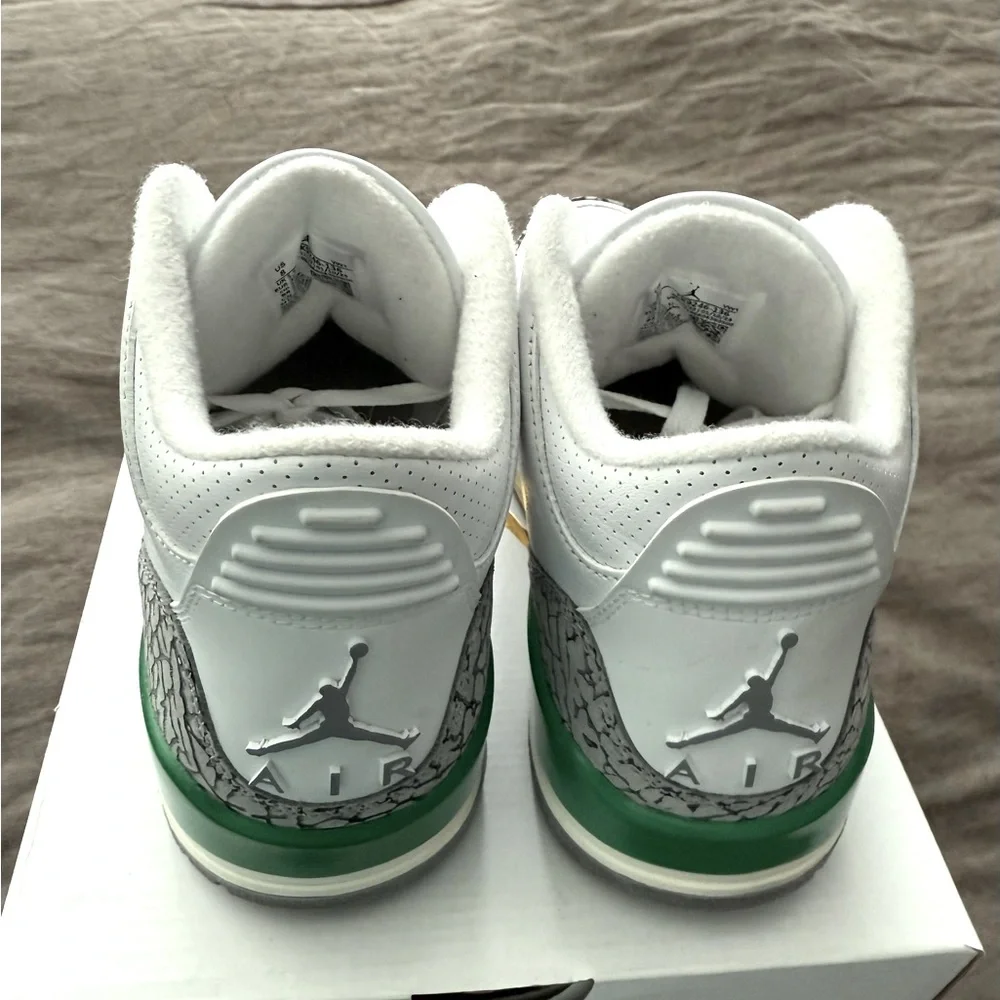 100% AUTHENTIC Wmns Air Jordan 3 Retro 'Lucky Green' - Picture 12 of 15